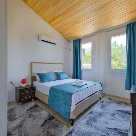 L Villa